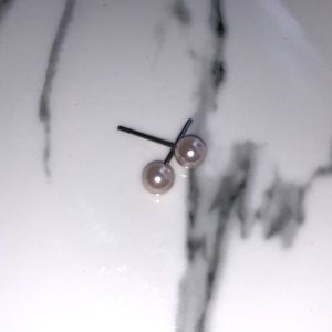 ✨Buy 2 get 1 free!!✨ Light pink pearl earrings